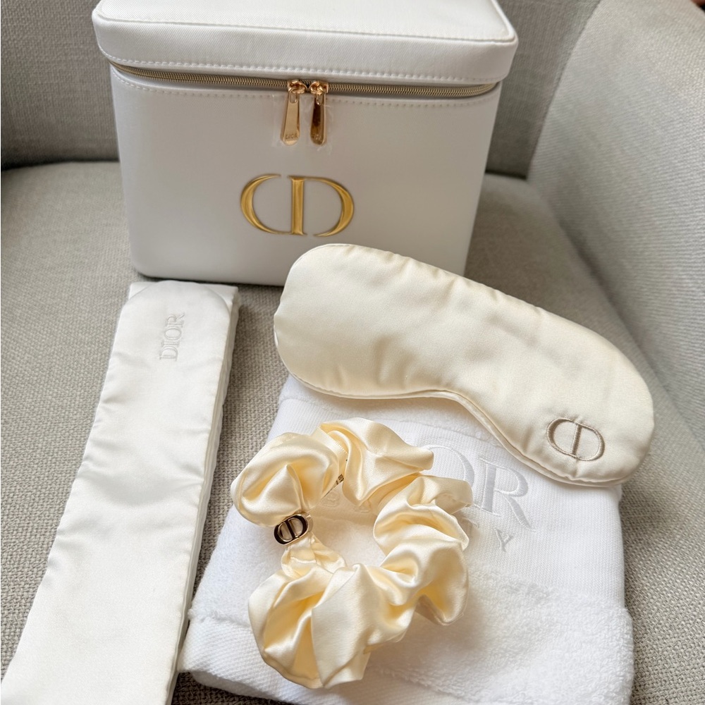 Dior Elegant Cream and Gold Hair Accessory Set